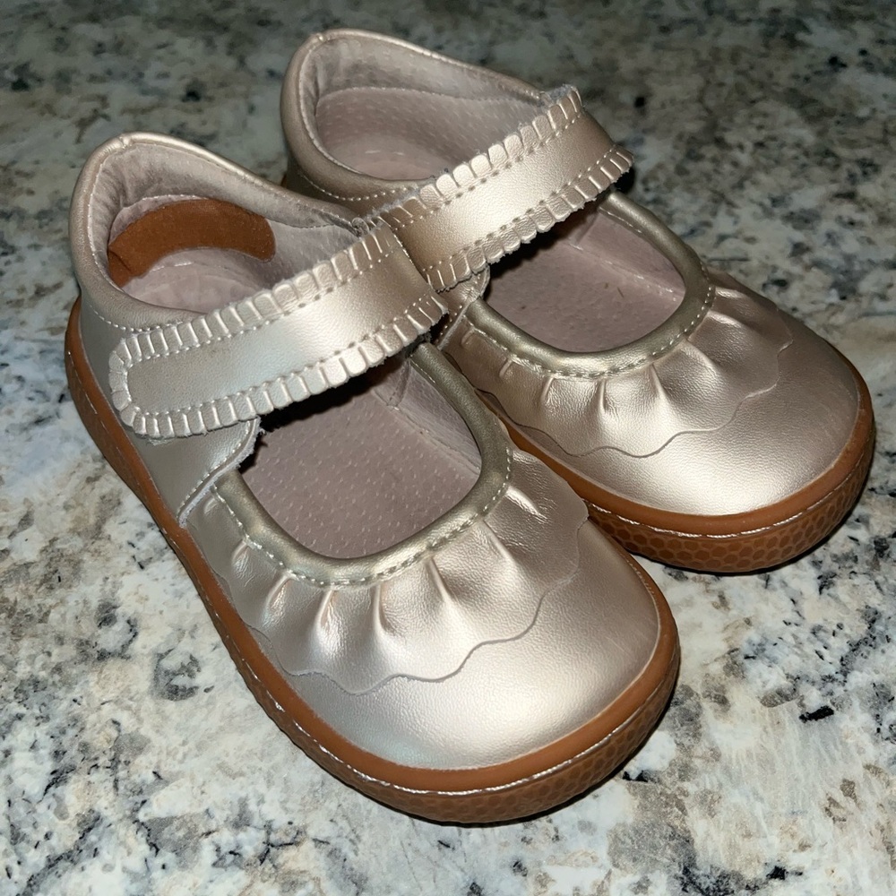 Livie and Luca champagne ruche Mary Janes size 7